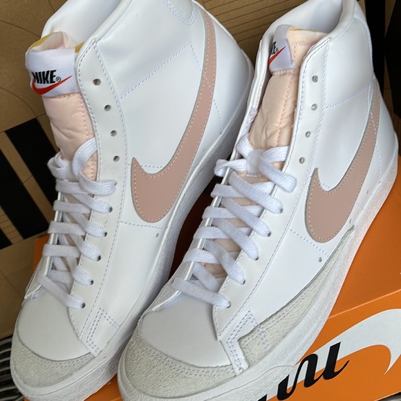 Nike W Blazer Mid ` 77 White / Pink Oxford - Black MEN`S - Picture 8 of 16